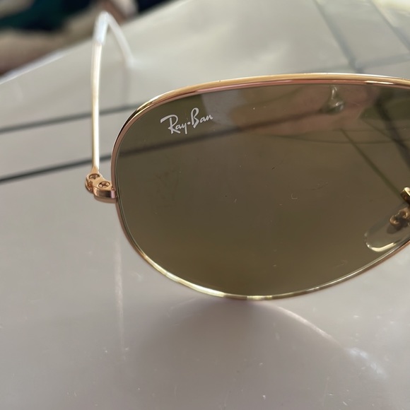 Ray-Ban Aviators NWOT never worn or used - Picture 2 of 6